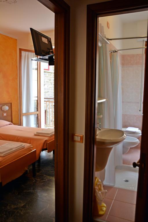 מונליה Hotel Corallo מראה חיצוני תמונה